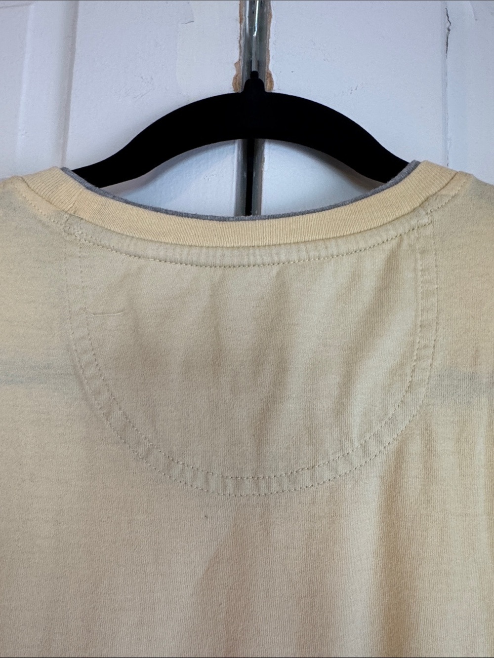 EUC Izod Short Sleeve Pocket Tee in Pale Yellow with Gray Accent Size L - Picture 7 of 8
